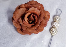 Load image into Gallery viewer, Queen's Poker